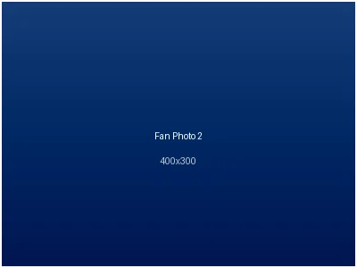 必赢亚洲马里奥在家中的米兰体育纪念品墙前